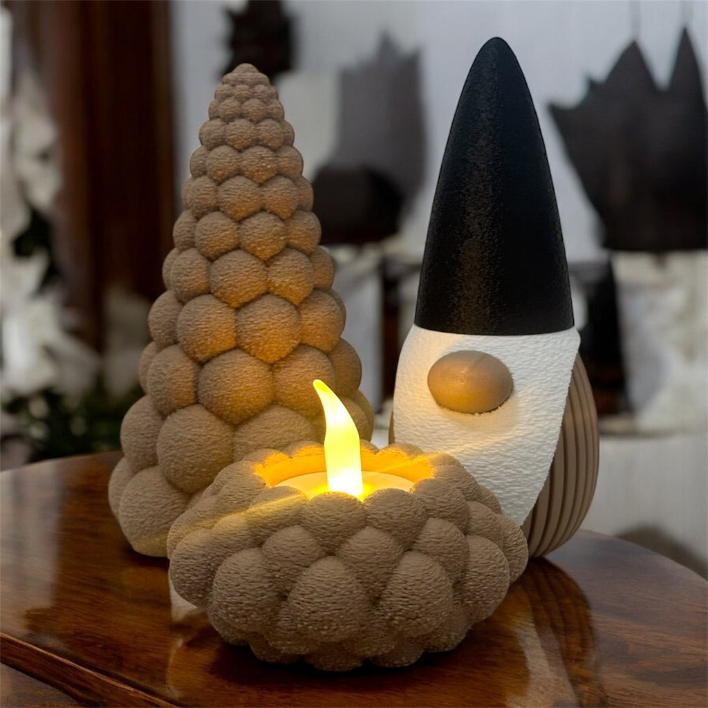 Mały Skandynawski Zestaw Świąteczny: Skrzat + Choinka + 2 Świeczki LED • Dekoracja Bożonarodzeniowa